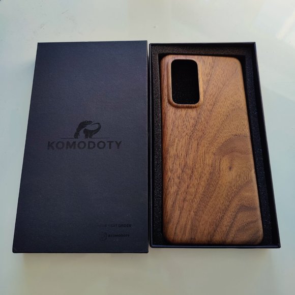 OnePlus 9 Pro (5G) Walnut Wood Case from Komodoty | New in Box - Picture 3 of 4